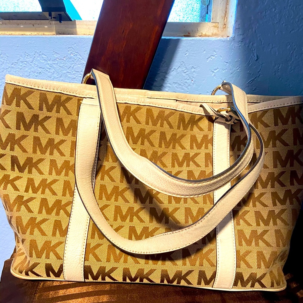 Michael Kors purse